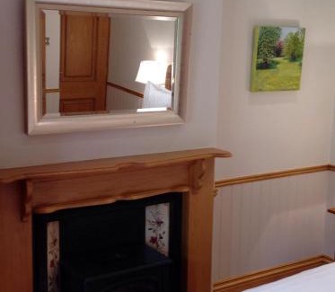Bakewell Bed & Breakfast | Exceptional Gardeners Cottage B and B with Wheelchair Access