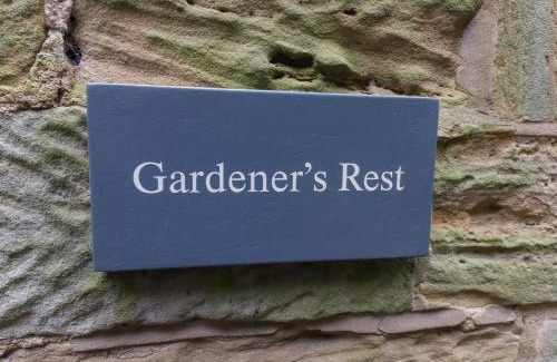 Easington House | Pet-Friendly Getaway at Gardeners Rest - 4-Star Comfort