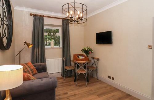 Easington House | Pet-Friendly Getaway at Gardeners Rest - 4-Star Comfort