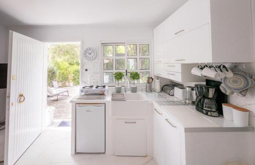 Rafina House | Gardenhouse: Guest Rated 10/10 for Unforgettable Stays