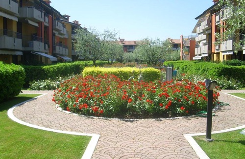Lugana Apartment | Gardenia Holiday Home: Guest Rated 10/10 with Ocean Views