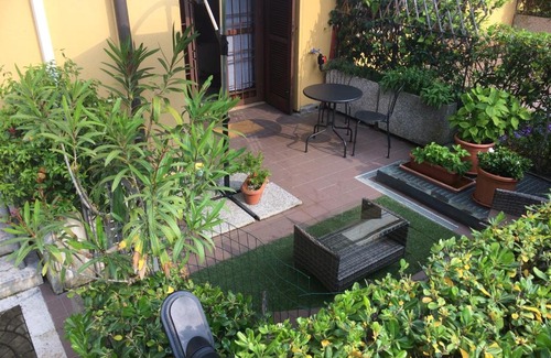 Lugana Apartment | Gardenia Holiday Home: Guest Rated 10/10 with Ocean Views