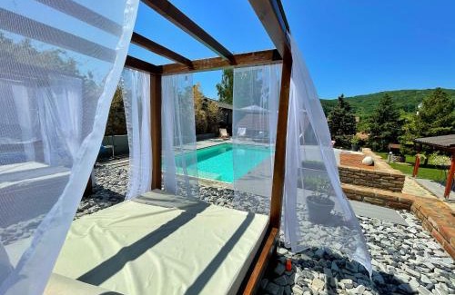 Vrdnik Apartment | Experience GardenLux Vrdnik: 4-Star Oceanfront Getaway