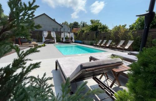 Vrdnik Apartment | Experience GardenLux Vrdnik: 4-Star Oceanfront Getaway