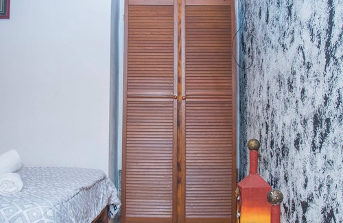 Villa Bonita Bed & Breakfast | Discover Gardens House: Top-Rated Stay Near Airport