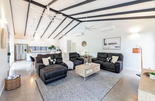 The Gardens Villa | Garden Villa: A Family Oasis with Poolside Bliss