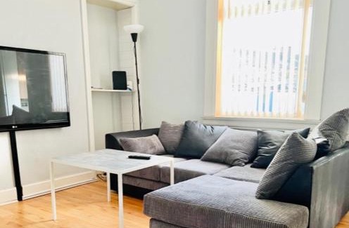 Prestwick House | Discover Gardiner Cottage: 4-Star Family-Friendly Retreat