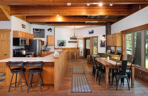 Jardine Cabin | Cozy Gardiner Getaway: Family-Friendly Cabin Near Yellowstone