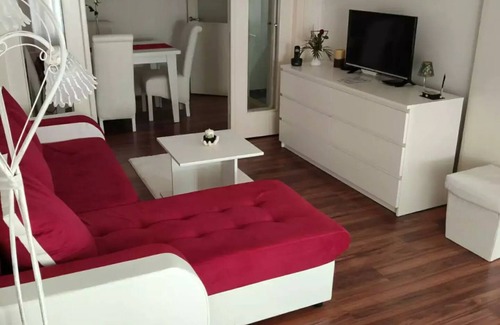 Zemun Apartment | Discover Gardos House with Scenic Danube Views and Kitchen