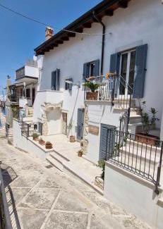 Vico del Gargano Bed & Breakfast | Cozy Gárgara Bed and Breakfast - Rated 9.5/10, Family-Friendly