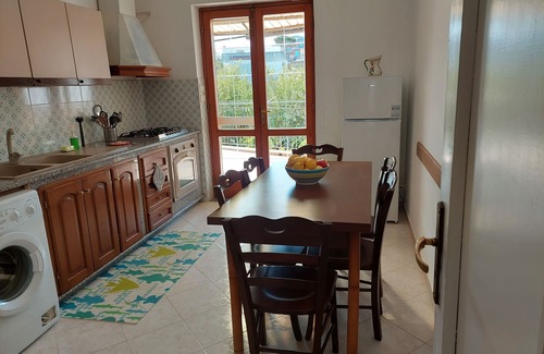 Sant'Agata sui Due Golfi Apartment | Gargiulo Holiday Home: Oceanfront Bliss with Top Amenities