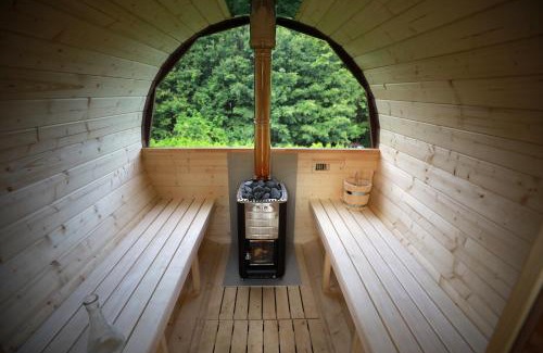 Krizevci House | Garić Bajka: Family-Friendly Retreat with Hot Tub Access