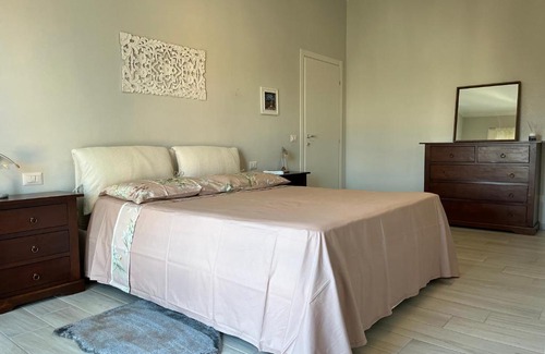 Intra Apartment | Garibaldi 46: Family-Friendly Stay with Top Guest Ratings