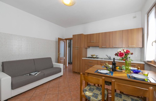 Santa Maria - Rezzonico Apartment | Lakeview Retreat: Garibaldi Escape in San Siro, Italy