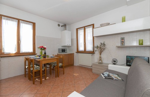 Santa Maria - Rezzonico Apartment | Lakeview Retreat: Garibaldi Escape in San Siro, Italy