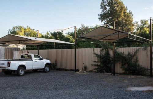 Prieska House | Welcoming Gariep Country Lodge: Family-Friendly Getaway