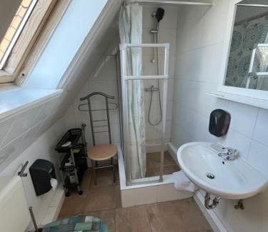 Heide House | Family-Friendly Garis Pension with Kitchen Amenities
