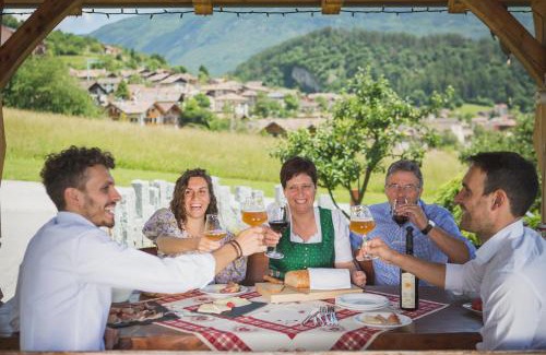San Lorenzo in Banale Hotel | Garnì Lilly: Oceanfront Retreat with Breakfast & 9.6 Rating