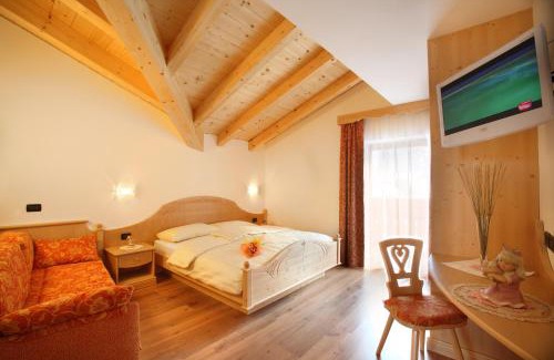 Fontanazzo Hotel | Garnì Prà Fiorì: Guest Rated 9.2 with Oceanfront Amenities