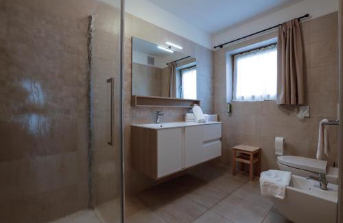 Vetriolo Terme Hotel | Relax at Garnì & Wellness Anderle with Oceanfront Spa