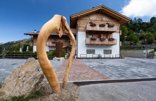 Vetriolo Terme Hotel | Relax at Garnì & Wellness Anderle with Oceanfront Spa