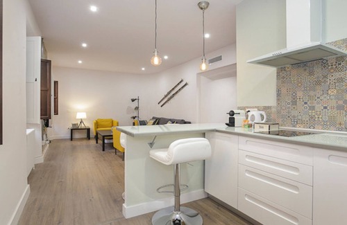 Granada City Center Condo | Top Rated Garnata Apartment with Spa & Breakfast in Granada