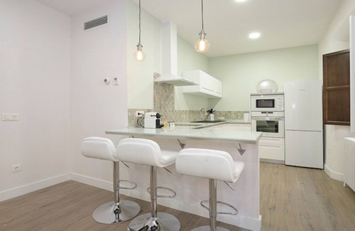 Granada City Center Condo | Top Rated Garnata Apartment with Spa & Breakfast in Granada