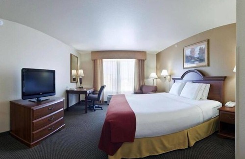 Brookings Hotel | Discover Holiday Inn Express & Suites Brookings for Families