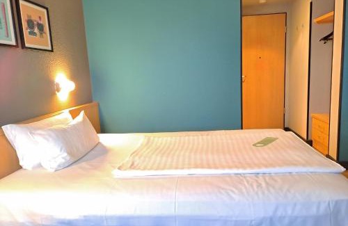 Klein Gaglow Hotel | Pet-Friendly Escape at Hotel am Seegraben with Breakfast