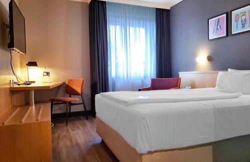 Klein Gaglow Hotel | Pet-Friendly Escape at Hotel am Seegraben with Breakfast