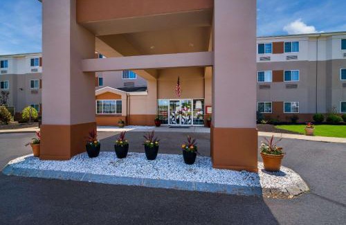 Londonderry Hotel | Cozy Sleep Inn Londonderry with Pool & Great Amenities