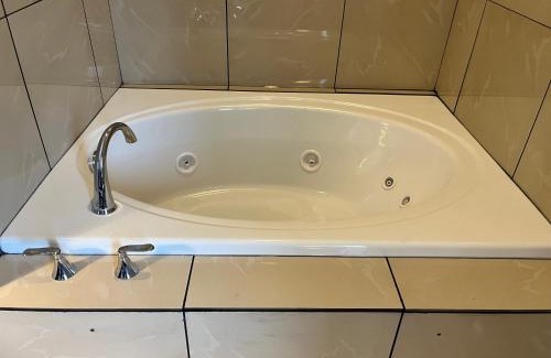 Garnett Hotel | Explore Garnett Hotel & RV Park: 9.2/10 Rating Awaits