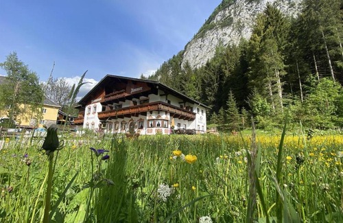 Leutasch Bed & Breakfast | Discover Garni Bärenwirt: Family-Friendly with Hot Tub