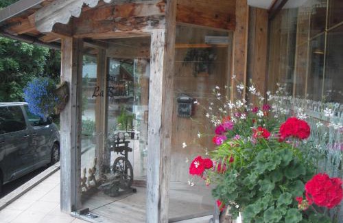 Mareson Hotel | Relax at Garni Meublè La Baita: Spa & Breakfast Included