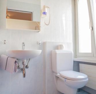Bellinzona Hotel | Pet-Friendly Stays at Garni Moderno with Family Amenities
