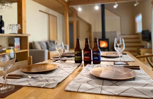 Hokuto House | Garni Monya: Guest Rated 10/10 with Kitchen Amenities