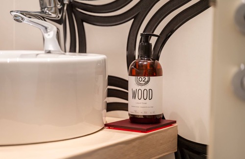 Arco Hotel | Guest Rated 9.8: Garnì On The Rock with Spa & Hot Tub