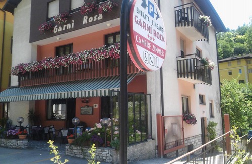 Molina di Ledro Hotel | Relax at Garni Rosa: Family-Friendly with Delicious Dining