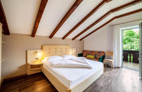 Merano Apartment | Explore Garni Sirmian Ferienwohnung A: 4-Star Family Retreat