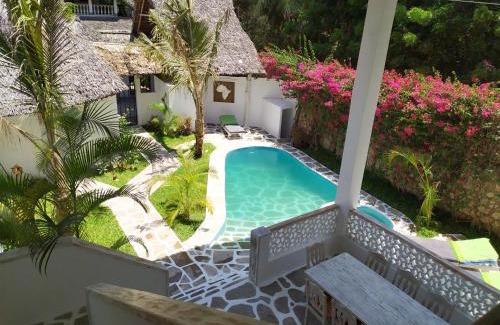 Watamu Villa | Relaxing Garoda House Turtle Bay with Oceanfront Views