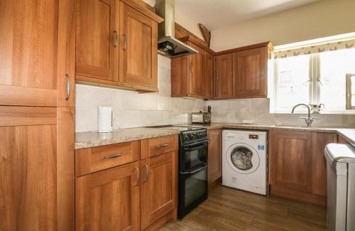 Truro House | Delightful Garras Barn: Child-Friendly Retreat with Great Ratings