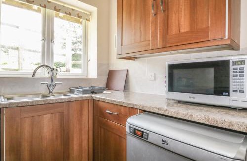 Truro House | Delightful Garras Barn: Child-Friendly Retreat with Great Ratings