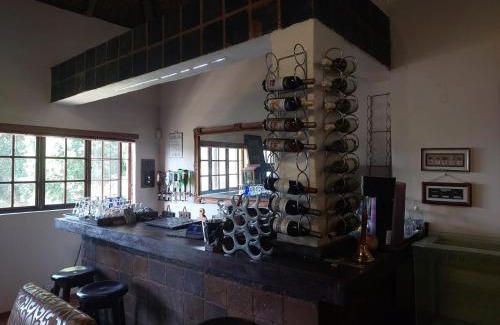 Sinoville House | Relax at Garrett Guest House - 4-Star Stay with Pool & Dining