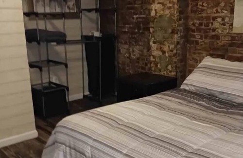 Ampere Apartment | Family-Friendly Retreat at Garside Studio 78 Awaits You