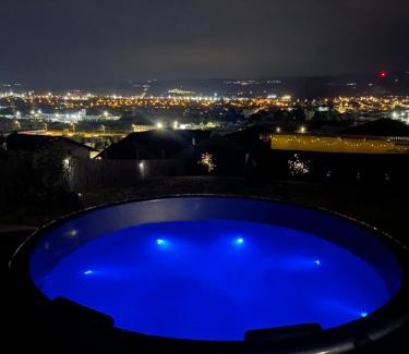 Cluj-Napoca Apartment | Oceanfront Studio in Panoramic House - Guest Rated 9.9/10