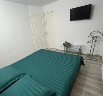 Turcinesti Apartment | Cozy Garsoniera Casa Dragoeni - Pet & Child-Friendly Stay