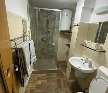 Lupeni Apartment | Relaxing Retreat in Serene Straja-Lupeni - Pet Friendly Stay