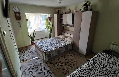Prajila Apartment | Cozy Garsoniera Irene - Family-Friendly Retreat Awaits