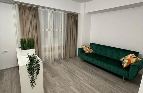 Sector 2 Apartment | Guest Rated 10/10: Mega Mall Garsoniera with Breakfast!
