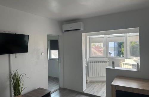 Turda Apartment | Relaxing Garsoniera Zak: Family-Friendly Retreat